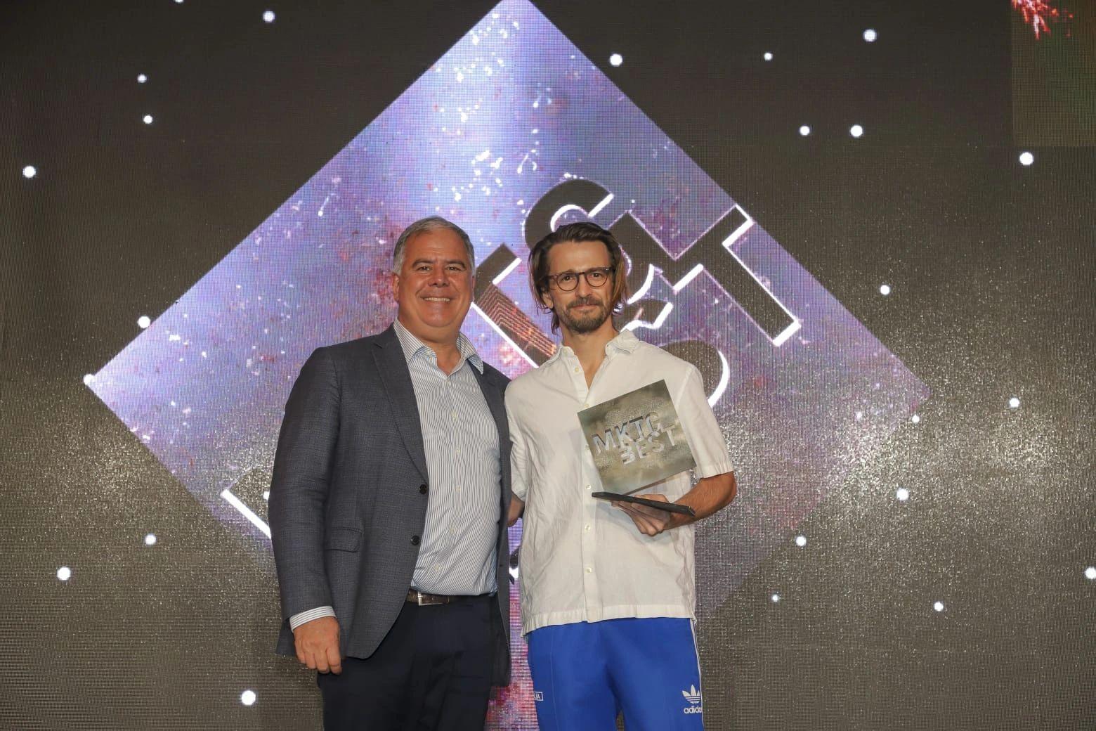 Luciano Castellucci gana categoría "Mejor Académico" en premios  MKTG Best 2025