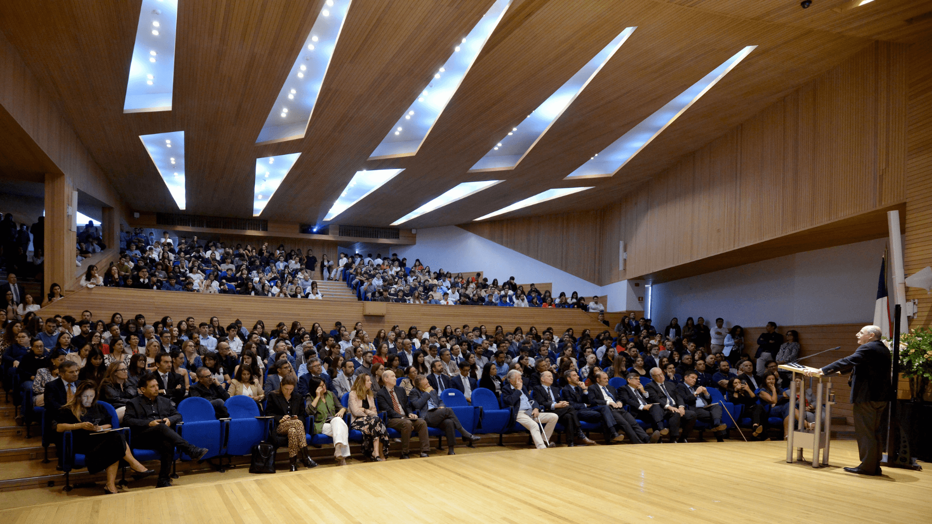 Walter Castro inaugura año académico 2026: “No se puede pasar por la universidad en puntas de pie"