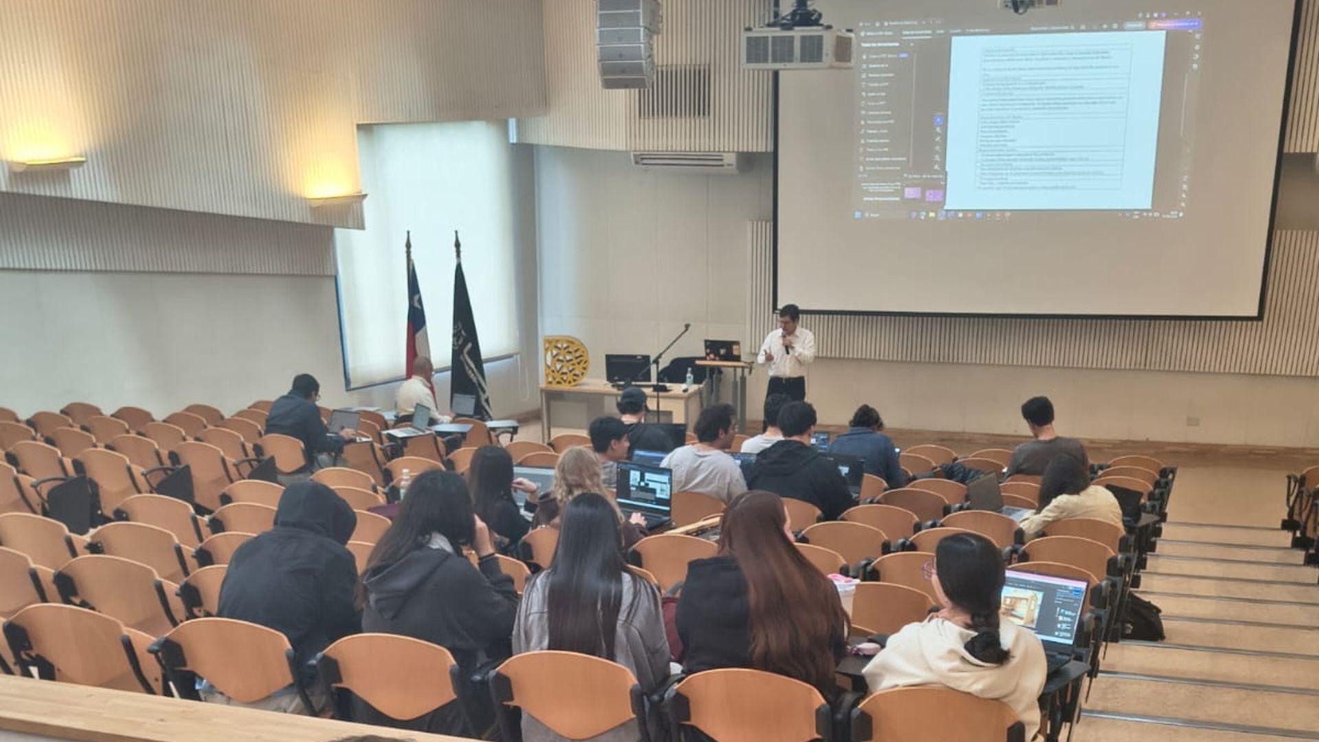 Estudiantes  participaron en workshop  “Representación Visual con IA”