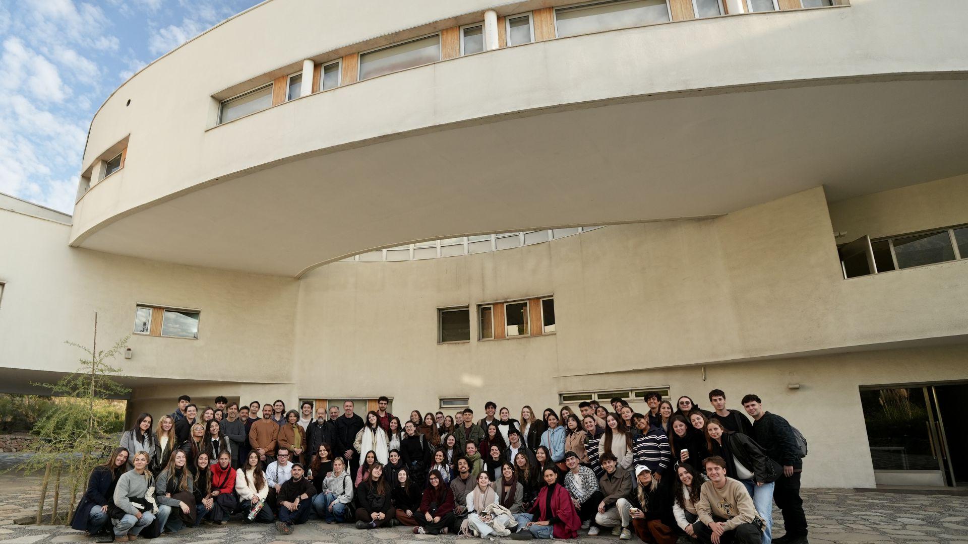 Delegación de estudiantes de Arquitectura de la Universidad de Córdoba recorrió los campus UAI