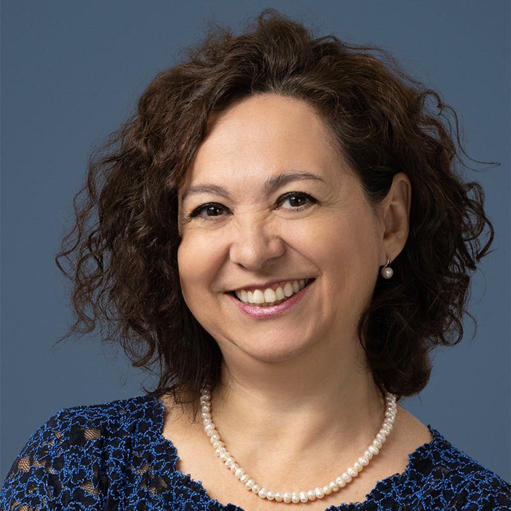 Claudia Frutos-Peterson 