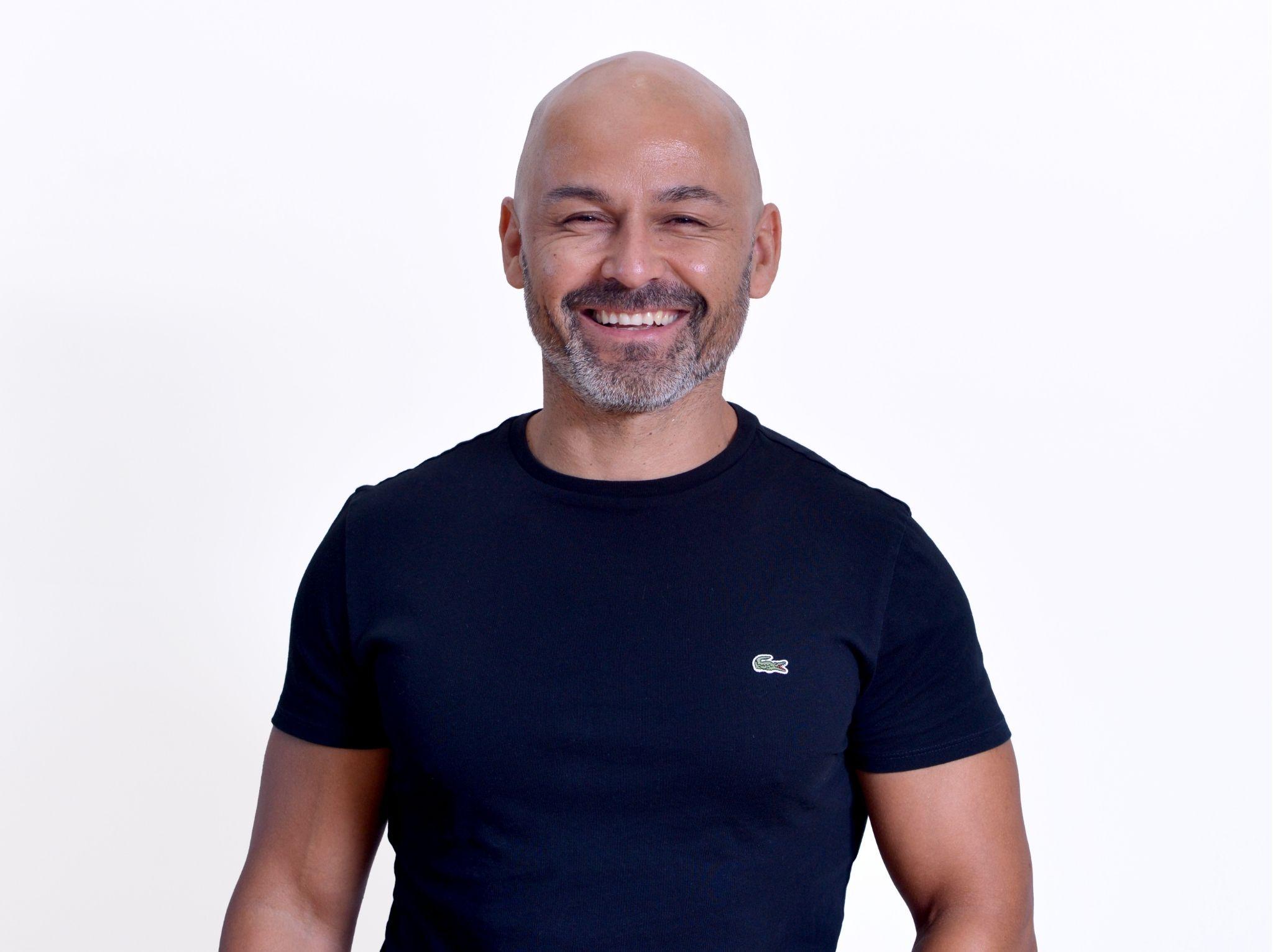 Víctor Bravo Víctor Bravo